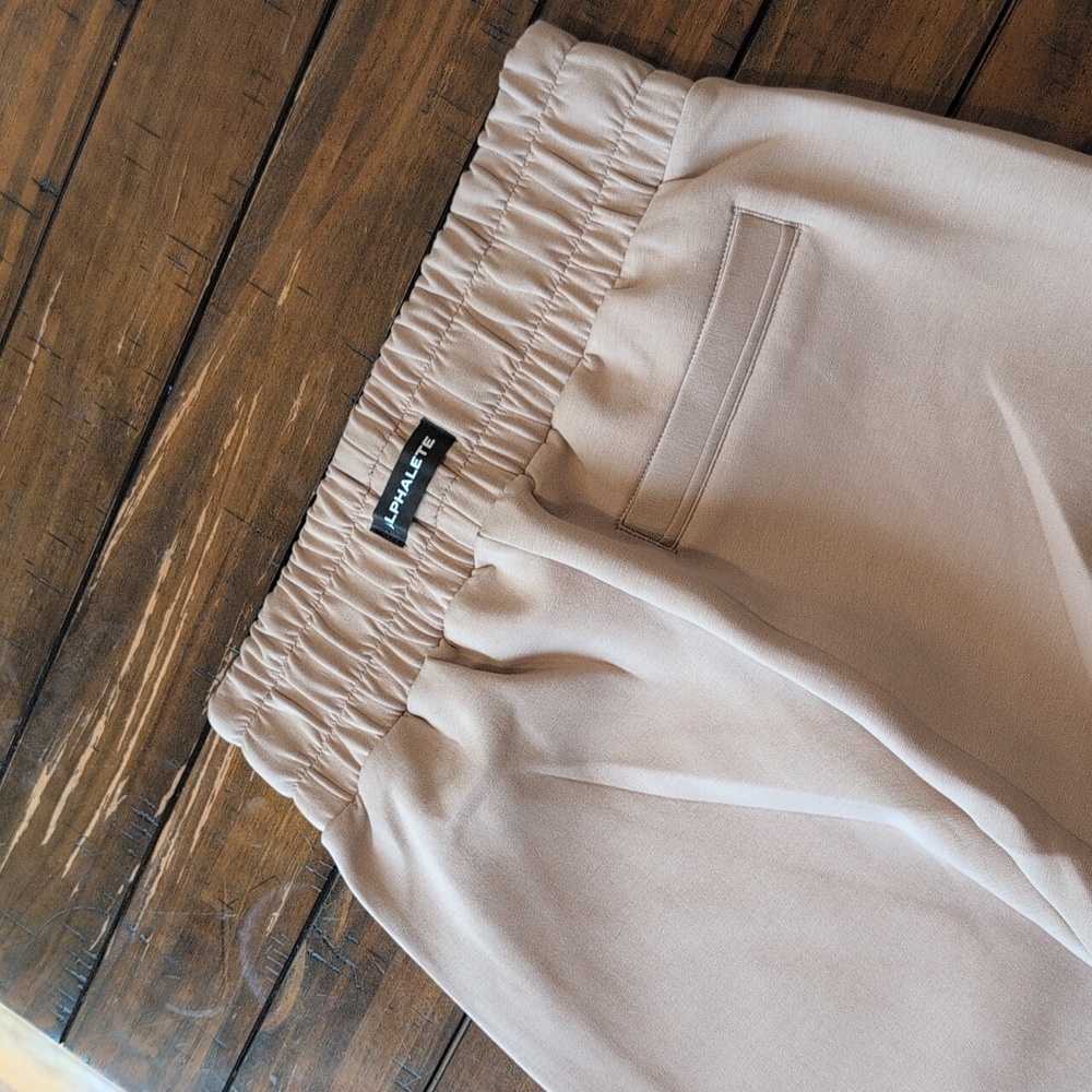 Alphalete ELMTS Relaxed Cuff Jogger - Picture 6 of 7